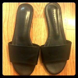 Slip-on sandal size 6.